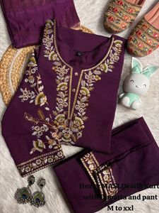 Ensemble Kurta, Pantalon et Dupatta en Soie Mousseline Lourde et Viscose, Coupe Droite, Taille Naturelle, Couleur Unie, Brodé, Col en V, Respirant, pour Femme, Style Ethnique - Product Image 3