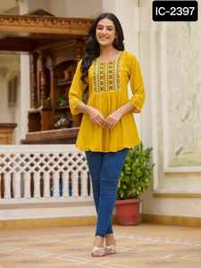 Ropa de mujer Readymade Plain Kurti Design Casual Wear Chiffon Kurti Indian y Pakistani Style Indian Short Kurtis Collections - Product Image 3