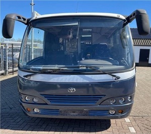 Sièges en cuir de bus 2008 Toyotaa Coaster Hybrid Fuel Mini Hiace soigneusement utilisés à gauche et à droite disponibles - Product Image 1