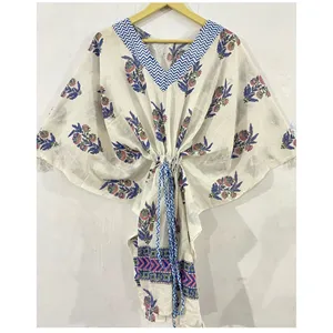 Bata de algodón Sanganeri azul floral para mujer con estampado de bloques blancos dibujados a mano, cuello en V y ribete en contraste, 1 pieza - Product Image 1