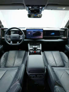 SUV Híbrido Usado 2025, 4x4, Transmisión Automática Turbo, Motor de Gasolina/Eléctrico, Diseño Espacioso de 4 Asientos, Tapicería de Cuero, Impecable - Product Image 5