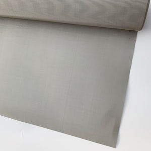 Malla de pantalla tipo ranura autolimpiante Acero inoxidable de grado 304N con acabado superficial 2D para manejar materiales adhesivos - Product Image 1