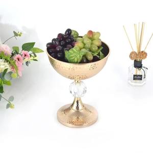 Bol décoratif sur piédestal martelé de luxe, finition dorée, parfait pour la décoration de la maison, centre de table et présentoir de cadeaux - Product Image 6