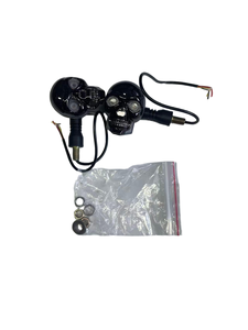Schwarzer Totenkopf-<span class=keywords><strong>Blinker</strong></span> LED Motorrad-Indikator 12V Bernsteinfarben 10mm Gewinde Universeller <span class=keywords><strong>Blinker</strong></span> für Honda Yamaha Harley <span class=keywords><strong>Chopper</strong></span> - Product Image 2