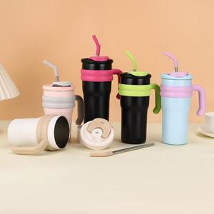 700ml Double Paroi En Acier Inoxydable Bouteille D'eau Poignée De <span class=keywords><strong>Voiture</strong></span> Gobelet Couvercles De Paille Isolés Sous Vide <span class=keywords><strong>Voiture</strong></span> Tasses Froid <span class=keywords><strong>Thermique</strong></span> Performance - Product Image 4