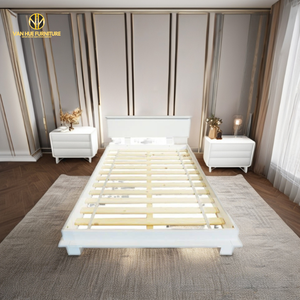 Lit d'enfant minimaliste en pin blanc et MDF cadres simples pour bébés et enfants - Product Image 1