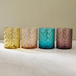 Vaso de vela de diseño moderno para decoración del hogar hecho a mano disponible a un precio razonable - Product Image 3