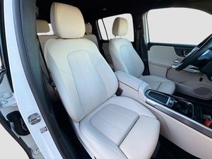 รถยนต์ SUV รุ่น 2025 GLB 250 FWD ไมล์น้อย เครื่องยนต์สมบูรณ์ ระบบเกียร์อัตโนมัติ ไฟ LED พร้อมส่ง - Product Image 4