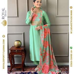 Top Most Selling Designer à la mode coton imprimé Kurti haute qualité broderie cou Kurti ensemble au prix le plus bas - Product Image 4