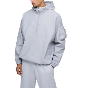 แจ็กเก็ตกันลมสีเทาเงินแบบกำหนดเองแจ็คเก็ตกันลมแบบซิปครึ่งแขนมีกระเป๋าใส่ดินสอ - Product Image 4