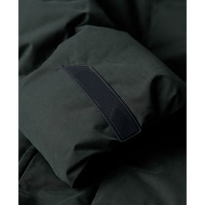 Veste matelassée unisexe en toile à col montant, imperméable, écologique, avec logo personnalisé pour l'hiver, avec rembourrage en fibre de polyester 100% pour hommes - Product Image 6