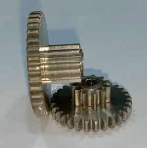 Engranajes rectos de acero hechos a medida de alta calidad, calidad garantizada para los componentes del núcleo del motor de la caja de cambios de la bomba del motor - Product Image 4