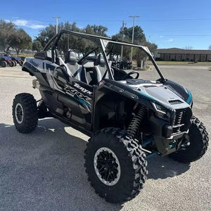 Can-Am Mavericks Sport X mr 1000R 2025 – Quad 4x4 automatique 4 temps essence/diesel 48 V avec transmission par arbre et différentiel - Product Image 1