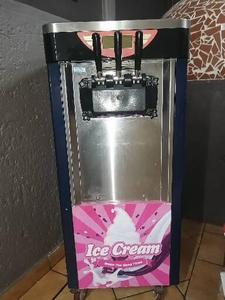 Máquinas Profesionales Comerciales de Helado Suave de Acero Inoxidable 20-22L/H, Enfriamiento 1900W, 1 Año de Garantía, Opción Económica - Product Image 6