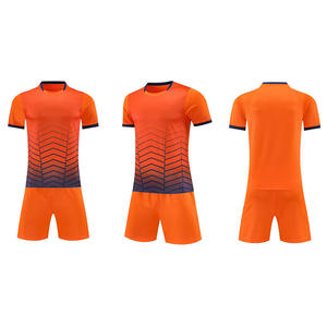 Оптовая цена на индивидуальные футбольные формы: Комплект футбольной экипировки с полноцветной печатью по всей поверхности для команды - Product Image 1