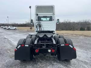 Affordable 2019 LT625 Day Cab Truck Long Distance Truck For Sale - Product Image 4