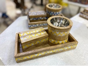 Quemador de Incienso de Madera de Mango con Incrustaciones de Nácar, Bandeja y Caja Acrílica, Hermoso Quemador de Bakhoor con Incrustaciones de Hueso, Mabkhara - Product Image 4