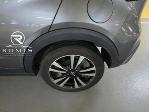 รถยนต์นิสสัน คิกส์ SUV มือสอง เครื่องยนต์ 4 ลิตร เทอร์โบ เกียร์อัตโนมัติ ขับเคลื่อนสี่ล้อ พวงมาลัยซ้าย เบาะหนังสีเข้ม ล้อแม็ก - Product Image 4