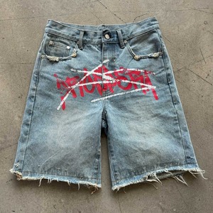 Short baggy en denim taille haute personnalisé pour hommes Short d'été de style de rue avec broderie en cristal et décoration vieilli au genou - Product Image 5