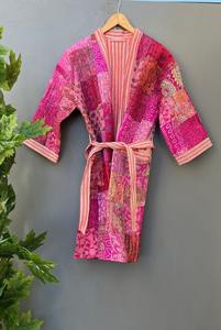 Style bohème Vintage Kimono Soie Sari Robe Artisanale Patchwork Kantha Veste Matelassée Parfait Cadeau D'hiver pour Sa Lettre - Product Image 6