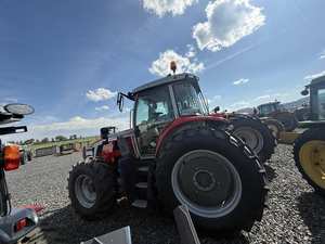 Tracteur Massey Ferguson 6S.155 2025-Force compacte avec contrôle intelligent - Product Image 3
