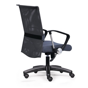Chaise de bureau pivotante à dossier en maille réglable en hauteur avec base en plastique - Design minimaliste, revêtement en tissu et appui-tête réglable - Product Image 1