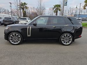Splendido Land Rover Range Rover AutoP400 SE AWD Nero 2024 Usato con Sedili in Pelle, Tetto Apribile, SUV di Qualità al Miglior Prezzo - Product Image 2