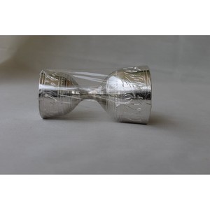 Mesure de cheville de jigger en laiton Capacité enduite de chrome-60 ml (2 oz) et 30 ml (1 oz) Mesure de cheville double face en relief - Product Image 2