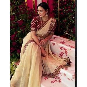 Sari de Sarga Suave Banarasi con Lentejuelas y Bordado de Encaje Dori para Mujer de la India - Product Image 4