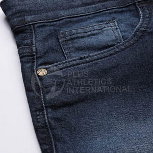 Pantalones cortos vaqueros ajustados para hombre con dobladillo y bolsillos delanteros para uso diario en verano - Product Image 6