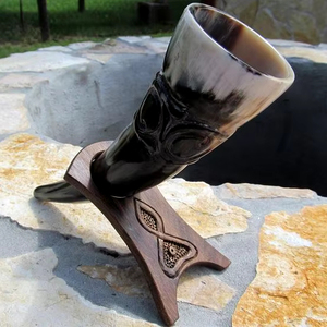 Corne à boire en céramique Viking moderne avec support Tasse de meilleure qualité sans danger pour les aliments pour la maison de mariage et l'hôtel pour les occasions de Noël - Product Image 1