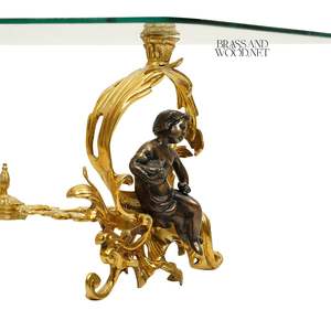 Table basse de luxe en laiton antique et verre avec pieds en laiton ornés pour une décoration de salon classique et vintage - Product Image 2