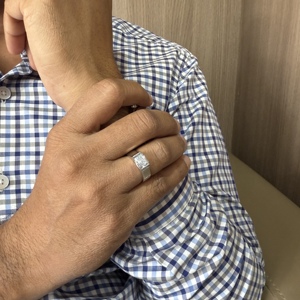 Regal Radiance 2.10 Ctw Lab Grown Bague en diamant unisexe en or 14K/18K plaqué rhodium réglage de tension de coupe radiante les plus tendances - Product Image 4