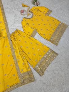 Les plus belles femmes portent un palazzo en soie Chinon doux de fantaisie avec un ensemble Dupatta avec une broderie à séquences lourdes. - Product Image 6