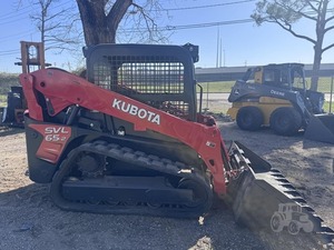 Tracteur à chenilles SVL65-2 55HP 2022 avec moteur, boîte de vitesses et pompe - Product Image 3
