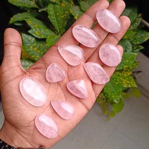 อัญมณี100% ทรงหลังเบี้ยทรงรีสีชมพูธรรมชาติสำหรับเป็นเครื่องประดับอัญมณีสีชมพูโรสควอตซ์แบบขัดเงา - Product Image 2