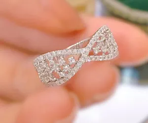 แหวนเงินแท้ 925 ประดับเพชรโมอิสซาไนต์ทรงกลม 2.00 กะรัต สำหรับงานหมั้น - Product Image 4