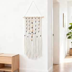 Hemasa Fashions – Attrape-soleil moderne et minimaliste en cristal, ornement suspendu avec corde, fabriqué en Chine pour la maison, les mariages et les fêtes - Product Image 2