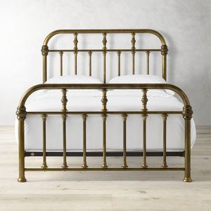 Elegante estructura de cama de latón diseñada para complementar pisos de madera y muebles de tela de alta calidad con un encanto atemporal. - Product Image 2