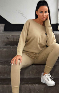 ชุดวอร์มคุณภาพระดับพรีเมียมสั่งทําพิเศษ OEM พร้อมเสื้อกันหนาวหมวกซิปและกางเกงทรงสบายพร้อมโลโก้ที่กําหนดเองของคุณโดยผลิตภัณฑ์ Huzaifa - Product Image 4