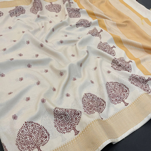 Sari de un solo color Manjari en tela Dola Dobby perfecto para uso festivo - Product Image 1