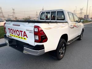 โตโยต้า ไฮลักซ์ SR5 ปี 2025 5 ที่นั่ง เกียร์อัตโนมัติ เครื่องยนต์เทอร์โบ รถ SUV ภายในตกแต่งด้วยหนัง ยาง R20 ไฟ LED - Product Image 6