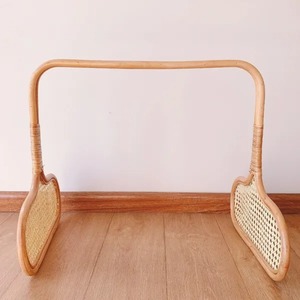 Cadre de gymnastique pour bébé en rotin naturel avec côtés en sangle de canne Arc de jeu Montessori écologique pour nouveau-nés et nourrissons - Product Image 6