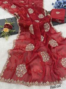 Saree en soie pure et douce de créateur indien avec une belle broderie et une bordure de travail séquentielle pour mariage et fête - Product Image 2