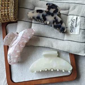 Pinza de Pelo de Acetato de Tortuga, Acrílico, Color Claro, Blanco y Rosa, a la Moda - Product Image 2