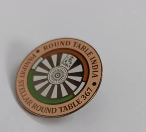 Épinglette en métal poli polyvalent la plus vendue pour les célébrations ou les cérémonies et vêtements décontractés disponibles en vrac - Product Image 1