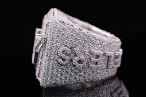 Bague en argent 925 unisexe de luxe hip-hop urbain en moissanite avec pierre précieuse de 0,5 carat - Product Image 2