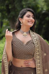 ชุดออกแบบแฟนซีชุดปักเลื่อมสีสวยงานปัก - Product Image 2