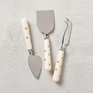 Service à fromage fait main en acier inoxydable plaqué or mat PVD avec marbre Design Long manche en résine blanche - Product Image 2