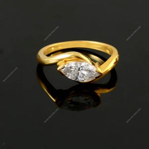 Anillo de Compromiso Solitario de Plata de Ley 925 Chapado en Oro con Moissanita Marquise de 1.45 Quilates para Mujer - Product Image 3